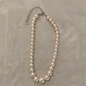 Elegant Pearl Necklace